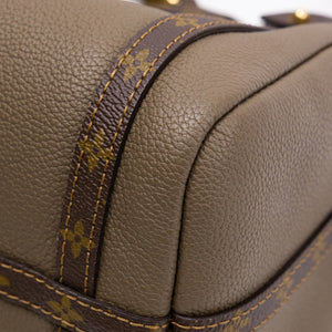 LOUIS VUITTON IVORY CALFSKIN EXPRESS PM SHOULDER BAG GHW