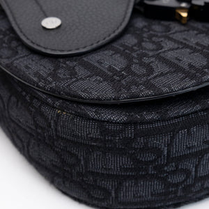 CHRISTIAN DIOR SADDLE SMALL MESSENGER BAG BLACK OBLIQUE JACQUARD / GRAINED CALFSKIN MULTICOLOUR HARDWARE