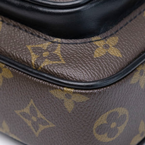 LOUIS VUITTON CHRISTOPHER WEARABLE WALLET MONOGRAM BLACK HARDWARE (MICROCHIP)