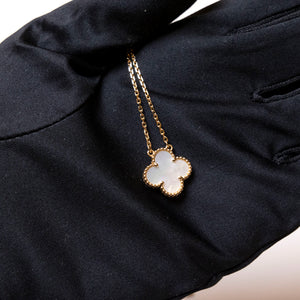 VAN CLEEF & ARPELS SWEET ALHAMBRA PENDANT WHITE MOTHER OF PEARL YELLOW GOLD
