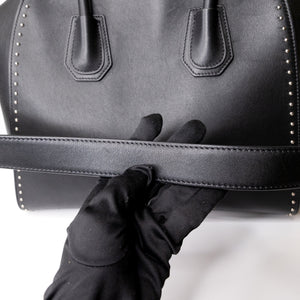 GIVENCHY ANTIGONA MEDIUM BAG BLACK SHW