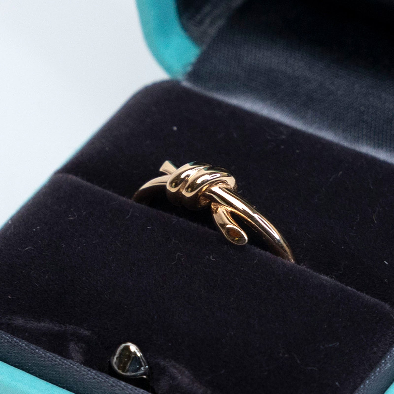 TIFFANY & CO. KNOT 18K YELLOW GOLD RING SIZE 6